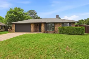 408 Christine Ct, Euless, TX 76039 - Photo 1