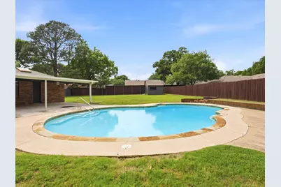 408 Christine Court, Euless, TX 76039 - Photo 3