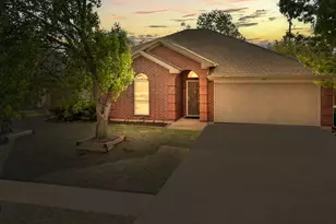 505 Park Meadows Dr, Crowley, TX 76036 - Photo 5