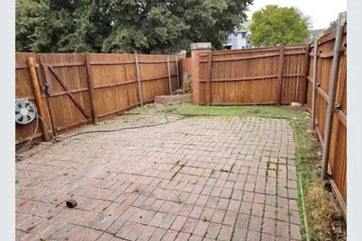 211 Moss Hill Road, Irving, TX 75063 - Photo 9