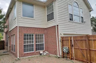 211 Moss Hill Rd, Irving, TX 75063 - Photo 13