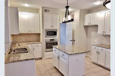 211 Moss Hill Road, Irving, TX 75063 - Photo 5