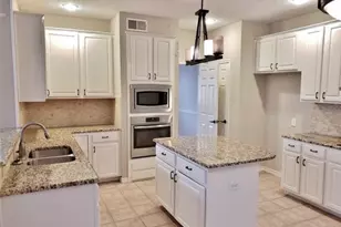211 Moss Hill Rd, Irving, TX 75063 - Photo 5