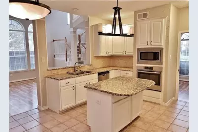 211 Moss Hill Road, Irving, TX 75063 - Photo 7