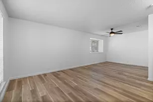 11813 Leisure Dr, Dallas, TX 75243 - Photo 13