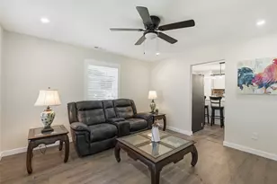 1209 S Maxey St, Sherman, TX 75090 - Photo 9