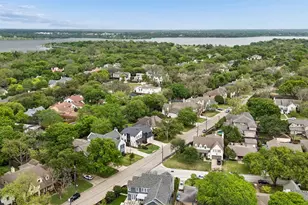 4418 Santa Barbara Dr, Dallas, TX 75214 - Photo 33