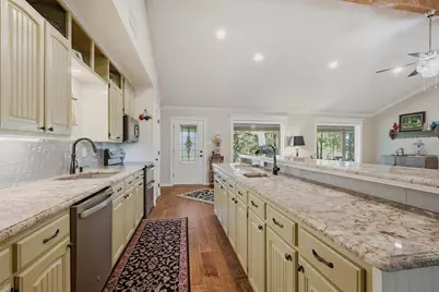 301 Kiowa Drive E, Lake Kiowa, TX 76240 - Photo 11