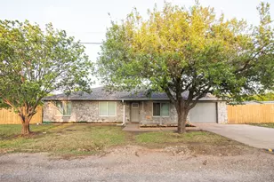601 N Rosenstein St, Bells, TX 75414 - Photo 1