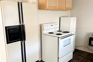 1402 Avenue J, Cisco, TX 76437 - Photo 9