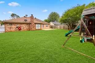 1605 Winchester Way, Bedford, TX 76022 - Photo 23