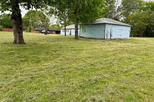 1304 Trout Rd, Hutchins, TX 75141 - Photo 5