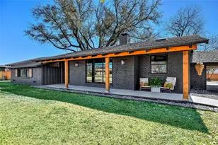 1612 W Washington St, Sherman, TX 75092 - Photo 1