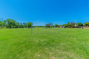 2521 Fairmont Dr, Grand Prairie, TX 75052 - Photo 35