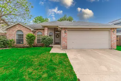 2521 Fairmont Drive, Grand Prairie, TX 75052 - Photo 1