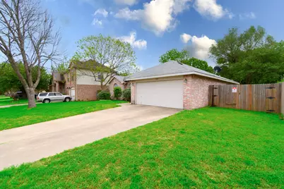 2521 Fairmont Drive, Grand Prairie, TX 75052 - Photo 25