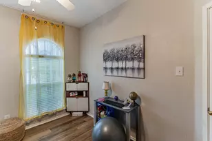 2521 Fairmont Dr, Grand Prairie, TX 75052 - Photo 23