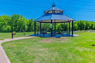 2521 Fairmont Dr, Grand Prairie, TX 75052 - Photo 31