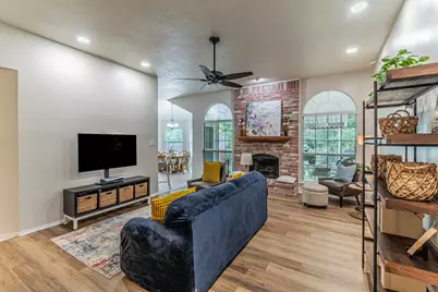 2521 Fairmont Drive, Grand Prairie, TX 75052 - Photo 3