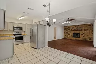 1203 Linda Ln, Cleburne, TX 76033 - Photo 7
