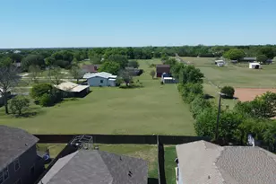 10416 Langham Dr, Waco, TX 76708 - Photo 35