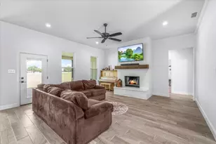 108 Stafford Trl, Weatherford, TX 76088 - Photo 5