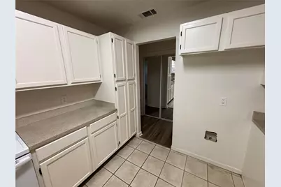 2514 Livingston Lane, Grand Prairie, TX 75052 - Photo 15