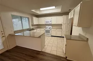 2514 Livingston Ln, Grand Prairie, TX 75052 - Photo 9