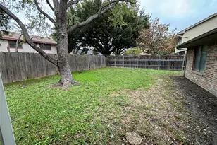 2514 Livingston Ln, Grand Prairie, TX 75052 - Photo 27