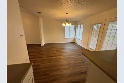 2514 Livingston Lane, Grand Prairie, TX 75052 - Photo 15