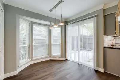 319 Stoneledge, Irving, TX 75063 - Photo 11