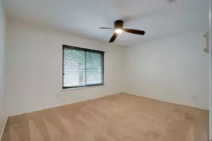 319 Stoneledge, Irving, TX 75063 - Photo 13