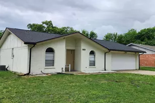 3420 Appletree Ct, Forest Hill, TX 76140 - Photo 3