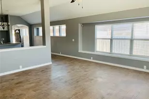548 Kerry St, Crowley, TX 76036 - Photo 11