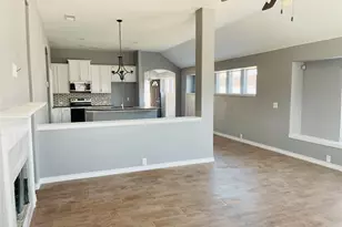 548 Kerry St, Crowley, TX 76036 - Photo 15