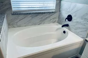 548 Kerry St, Crowley, TX 76036 - Photo 19