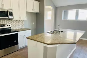 548 Kerry St, Crowley, TX 76036 - Photo 5