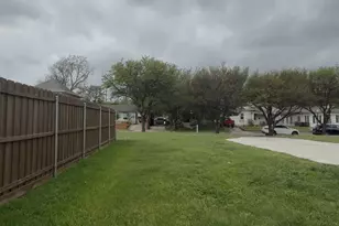 2837 May St, Fort Worth, TX 76110 - Photo 9