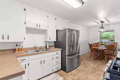 807 Elizabeth Boulevard, Granbury, TX 76048 - Photo 11