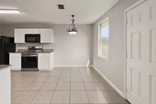 2043 Plains Ct, Grand Prairie, TX 75052 - Photo 15