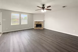 2043 Plains Ct, Grand Prairie, TX 75052 - Photo 7