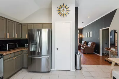 304 W Windsor Drive, Denton, TX 76207 - Photo 7