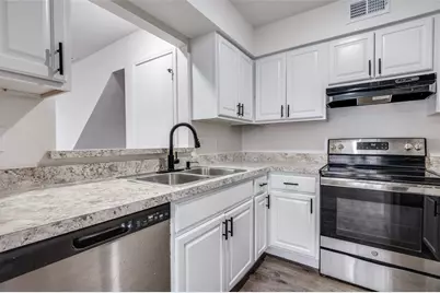 2166 E Arkansas Lane, Arlington, TX 76014 - Photo 15