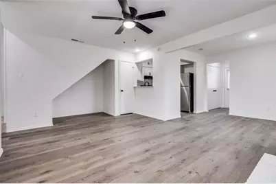 2166 E Arkansas Lane, Arlington, TX 76014 - Photo 9