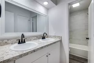 2166 E Arkansas Ln, Arlington, TX 76014 - Photo 21