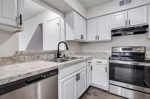 2166 E Arkansas Ln, Arlington, TX 76014 - Photo 15