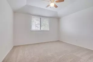 2166 E Arkansas Ln, Arlington, TX 76014 - Photo 17