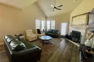 5002 Crawfish Ln, Garland, TX 75043 - Photo 5