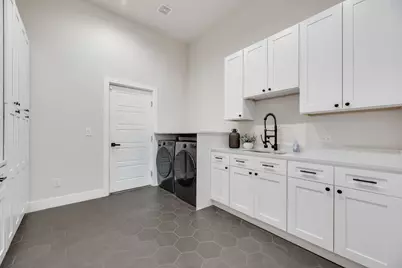 1802 Pueblo Street, Dallas, TX 75212 - Photo 11