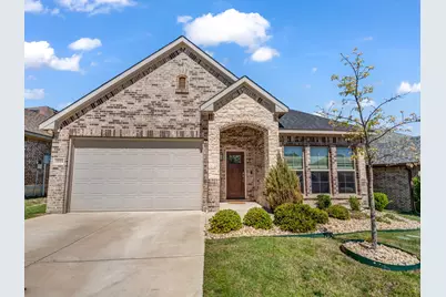 1916 Town Creek Circle, Weatherford, TX 76086 - Photo 1